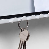 Wandplank 30 x 6 x 6 cm met 5 haken en kabelhouders, gemaakt van gepoedercoat plaatstaal. Inclusief sleutelrek-organizer en letters voor entree, keuken, kantoor. Kleur: wit.