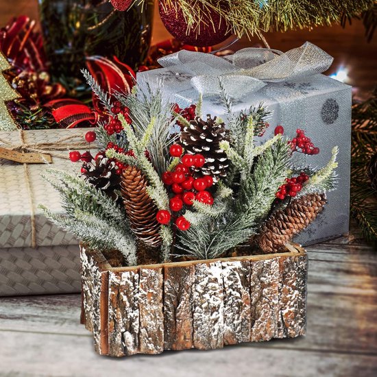 Decoratief bloemstuk Kerstmis - kleine winterse tafelversiering in schors pot met rode bessen, decoratieve sneeuw, kegels - leuke tafeldecoratie voor de adventstijd (1 stuk - 25 cm - rode