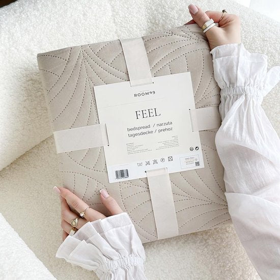 Elegante sprei in beige 200 x 220 cm Veelzijdige deken als bedsprei of banksprei voor bed- en bankquiltstijl Ideaal als sprei fluweel fluweel