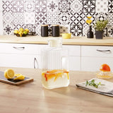 koelkastgietkan met wit deksel 2 liter = refrigerator jug with white lid 2 liters