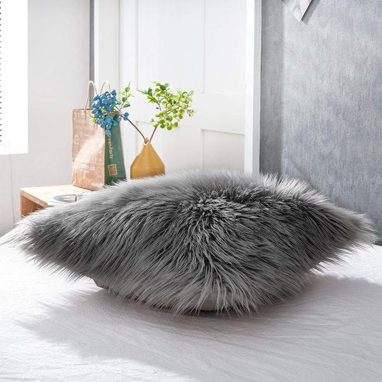 Schapenvacht Kussen - Imitatiebont Lamsvacht, Schapenvel Imitatievacht - Kunstbont Slaapkamer Woonkamer - Wasbaar Bont, Decoratiebont - Donkergrijs - 43 x 43 cm Kussen