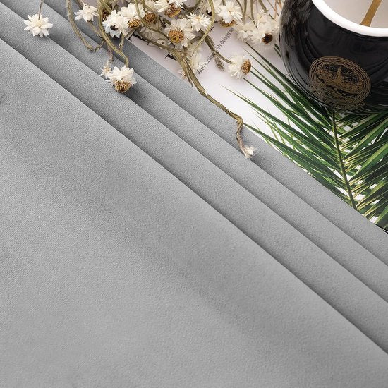 Fluwelen gordijnen, ondoorzichtig, verduisteringsgordijn met plooiband, thermogordijn, 300 g/m², zware fluweelachtige verduisteringsgordijnen voor slaapkamer en woonkamer, 140 x 225 cm (b x h), grijs