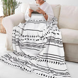 Fleecedeken, 127 x 152 cm, zachte en warme knuffeldeken, pluizig, ademend, kreukvrij winterdeken, bankdeken voor bank, bed, slaapkamer, woonkamer, kantoor - geometrisch