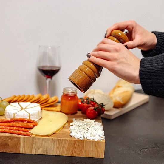 Creative Home Grote Houten Peper en Zoutmolen | Set van 2 met Mini Houten Lepel | 18 x 5 cm | Beukenhout | Handmatig