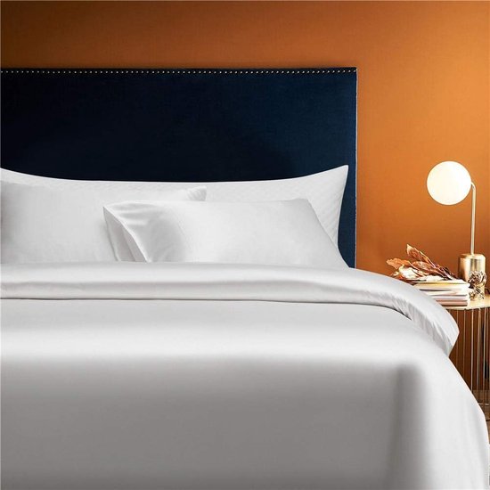 Satijnen beddengoedset, 135 x 200 cm, wit, eenkleurig, 2-delig, luxe, aangenaam dekbedovertrek met ritssluiting en kussensloop 80 x 80 cm