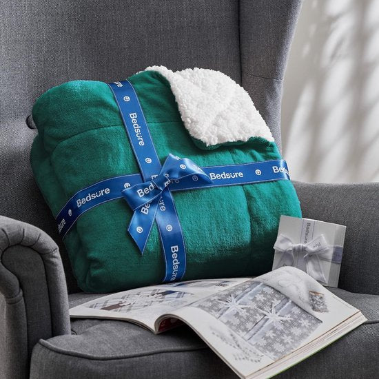 Cuddly Blanket, Fluffy Sofa Throw, Green, Small Sofa Blanket, Throw and Living Room Blanket, Blanket Made of Soft Fleece and Warm Sherpa, Fleece Blanket 130 x 150 cm