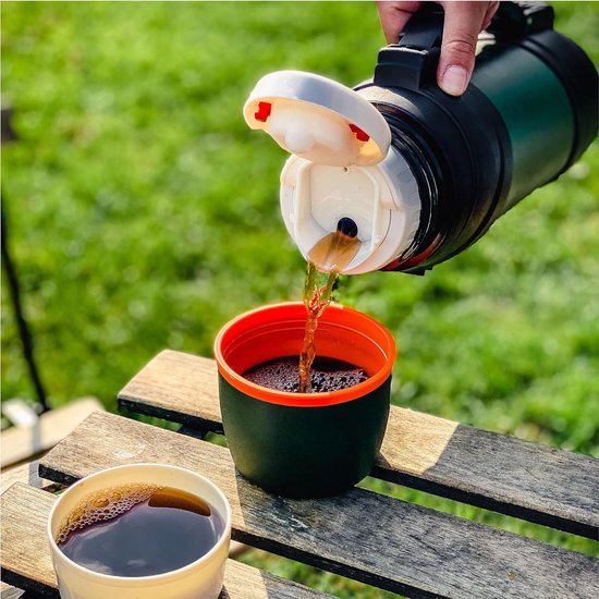 Thermosfles, 1,5 l, met beker voor onderweg, lekvrij, robuuste handgreep en draagriem, voor koffie en thee