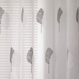 Gordijnen met grijs en wit bladerpatroon, mooi borduurwerk gordijn transparant, decoratie oogjes gordijnen voor woonkamer, set van 2 moderne slaapkamergordijnen, elk H 245 x B 140 cm