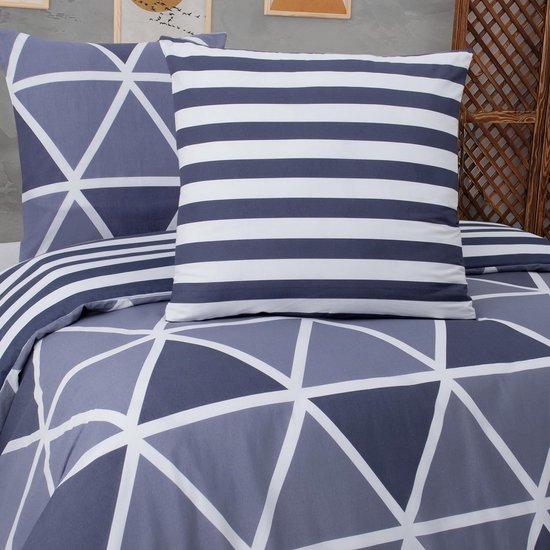 Beddengoed 240x220 3-delig blauw - 80% katoen en 20% polyester, 1x dekbedovertrek met ritssluiting + 2x kussenslopen 65x65 met envelopsluiting, streepmodel.