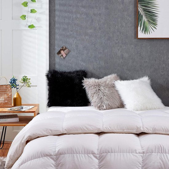 Schapenvacht Kussen - Imitatiebont Lamsvacht, Schapenvel Imitatievacht - Kunstbont Slaapkamer Woonkamer - Wasbaar Bont, Decoratiebont - Zwart - 43 x 43 cm Kussen