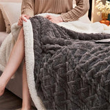 knuffeldeken, hoogwaardige schapendeken, super zachte fleecedeken als bankdeken, sprei of woondeken, bankdeken, sprei, donkergrijs, 150 x 200 cm