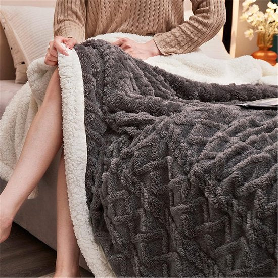 knuffeldeken, hoogwaardige schapendeken, super zachte fleecedeken als bankdeken, sprei of woondeken, bankdeken, sprei, donkergrijs, 150 x 200 cm