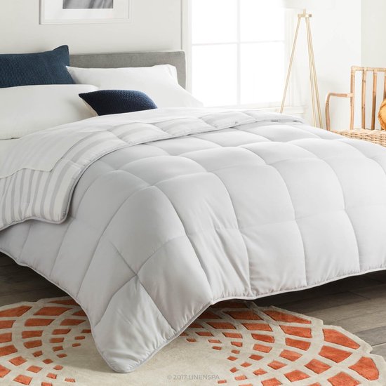 4 seizoenen dekbed van microvezel – dekbed voor het hele jaar – ultrazacht – dekbed 135 x 200 cm, grijs / wit gestreept