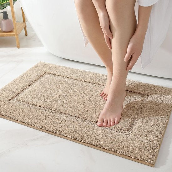 Badkamertapijt 40 x 60 cm, antislip wasbare badmat, zachte badmat, absorberende badmat van microvezel, badmatten voor badkuip, doucheruimte en badkamer - beige.