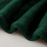 Knuffeldeken 130 x 170 cm, donkergroen, warme pluche deken, fleecedeken, woondeken, bankdeken, superzacht, behaaglijke en aangename microvezel flanellen deken