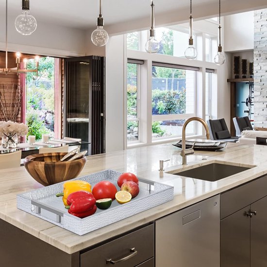 Dienblad van PU-leer, modern, elegant, rechthoekig, decoratief dienblad met metalen handvat, grote capaciteit, lederen serveerplaat voor eten, dranken, sieraden, sleutels, woonkamer, keuken, ijdelheid (zilver)