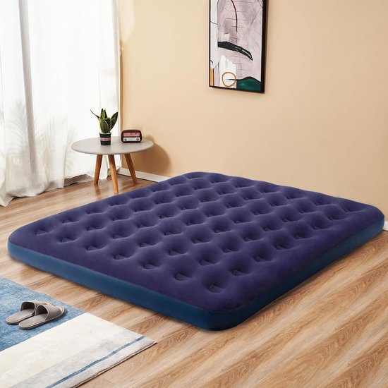 luchtbed = airbed opblaasbaar bed = inflatable bed opblaasbare matras = inflatable mattress camping slaapmat = camping sleeping mat