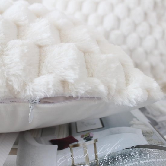 Fluffy kussenhoes, 40 x 40 cm, crèmewit, set van 2, pluche decoratieve kussenhoezen, zacht gestreepte kussenhoes, luxe bont, decoratief kussen, bankkussen, knuffelige kussenhoezen, wonen