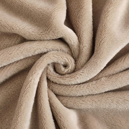 Fleecedeken/knuffeldeken - flanel, extra zacht en warm - kreukbestendig/verkleurt niet, te gebruiken als bedsprei of deken op de bank - 150 x 200 cm - Beige