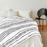 Fleecedeken, 127 x 152 cm, zachte en warme knuffeldeken, pluizig, ademend, kreukvrij winterdeken, bankdeken voor bank, bed, slaapkamer, woonkamer, kantoor - geometrisch