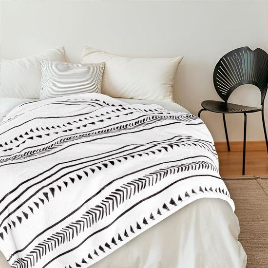 Fleecedeken, 127 x 152 cm, zachte en warme knuffeldeken, pluizig, ademend, kreukvrij winterdeken, bankdeken voor bank, bed, slaapkamer, woonkamer, kantoor - geometrisch