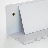Wandplank 30 x 6 x 6 cm met 5 haken en kabelhouders, gemaakt van gepoedercoat plaatstaal. Inclusief sleutelrek-organizer en letters voor entree, keuken, kantoor. Kleur: wit.