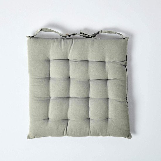 Set van 4 stoelkussens 40 x 40 cm, grijs, zitkussen met bandjes en knoopsluiting, effen kussens voor stoelen met overtrek van 100% katoen en zachte polyester vulling, lichtgrijs