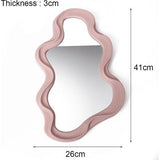 Onregelmatige frame wandspiegel, decoratieve spiegel, make-up spiegel, ijdelheidsspiegel voor badkamer, woonkamer, slaapkamer (roze)