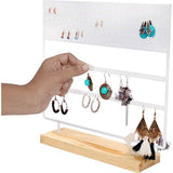 Belle Vous Wit Metalen Oorbel Organizer Sieraden Display Standaard met Houten Basis - 144 Gaten, 3 Lagen - Opslag Voor Hangende Oorbellen, Kettingen & Knopjes Houder Rek Voor Dames & Meisjes