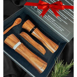 pepermolens set van hout | zout- en pepermolen + onderzetter en lepel van acaciahout | grote kruidenmolens met keramisch maalwerk (22 cm) | hoogwaardige geschenkdoos + receptenboek