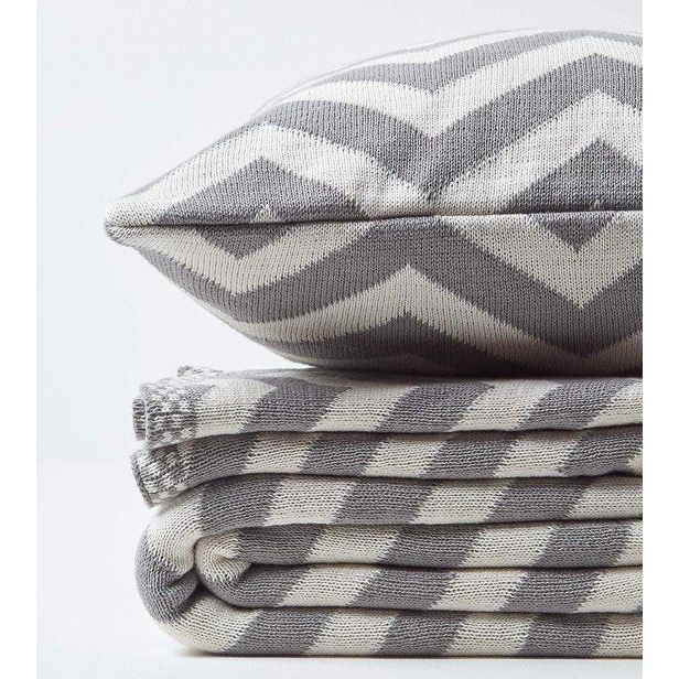 Gebreide sprei met zigzagpatroon, zachte woondeken in grijs en natuurlijk wit, 100% katoen, gebreide deken 150 x 200 cm, ideaal als knuffeldeken, bankovertrek, bedsprei