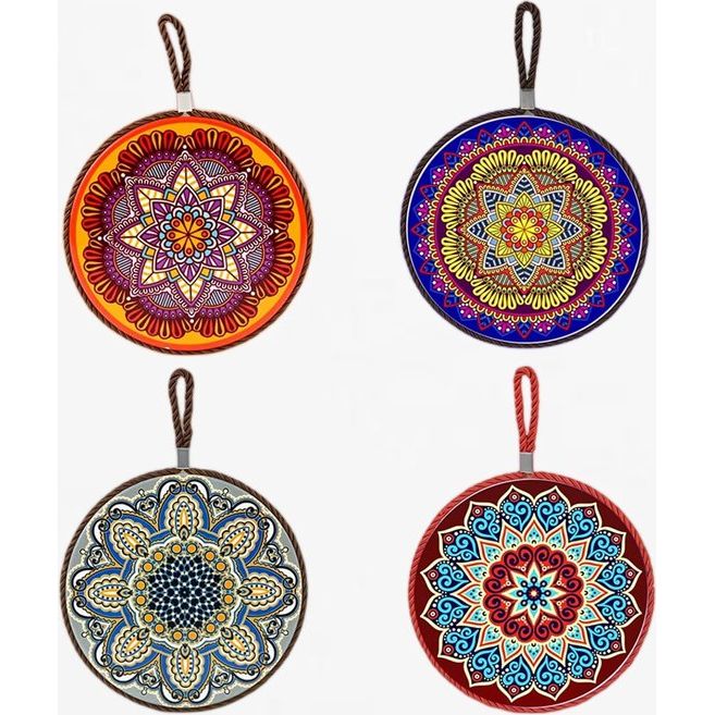 Keramiek voor warme gerechten, potten en pannen, onderzetters mat decoratieve isolatiepads met kurkrug in mandala-stijl, diameter 17 cm (4 stuks)