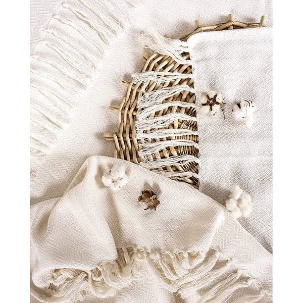 Premium sprei met franjes, 100% katoen, 180 x 240 cm, visgraatpatroon, zomerdeken, katoenen deken als bedsprei, bankdeken, crèmekleurig