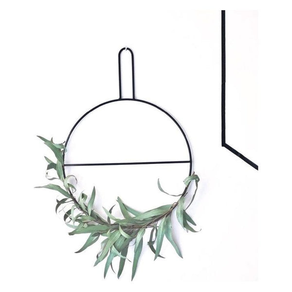 Wandkrans, metalen ring, eucalyptuskrans, krans, handdoekhouder en tijdschriftenhouder, zwart, wanddecoratie, deurdecoratie, S (30 x 40 cm)
