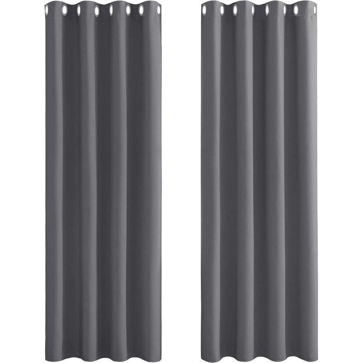 Inhoud: set van twee gordijnen. 220 x 140 cm (hoogte x breedte) per stuk