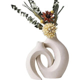 Witte keramische vaas voor huisdecoratie, set van 2 matte holle bloemenvazen, minimalistische Scandinavische boho-stijl middelpunt vazen ​​voor bruiloft eettafel feest woonkamer kantoor slaapkamer