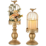 Vintage ontwerpen: the matte gouden oppervlak, de klassieke vorm van een metalen draadkooi en een kleine vogel aan de punt maken deze kooikaarsenhouder