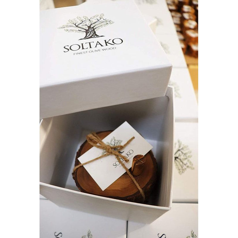 Onderzetters van hoogwaardig olijfhout naturel en onbehandeld rustiek rond diameter ca. 12 cm als set van 6 stuks