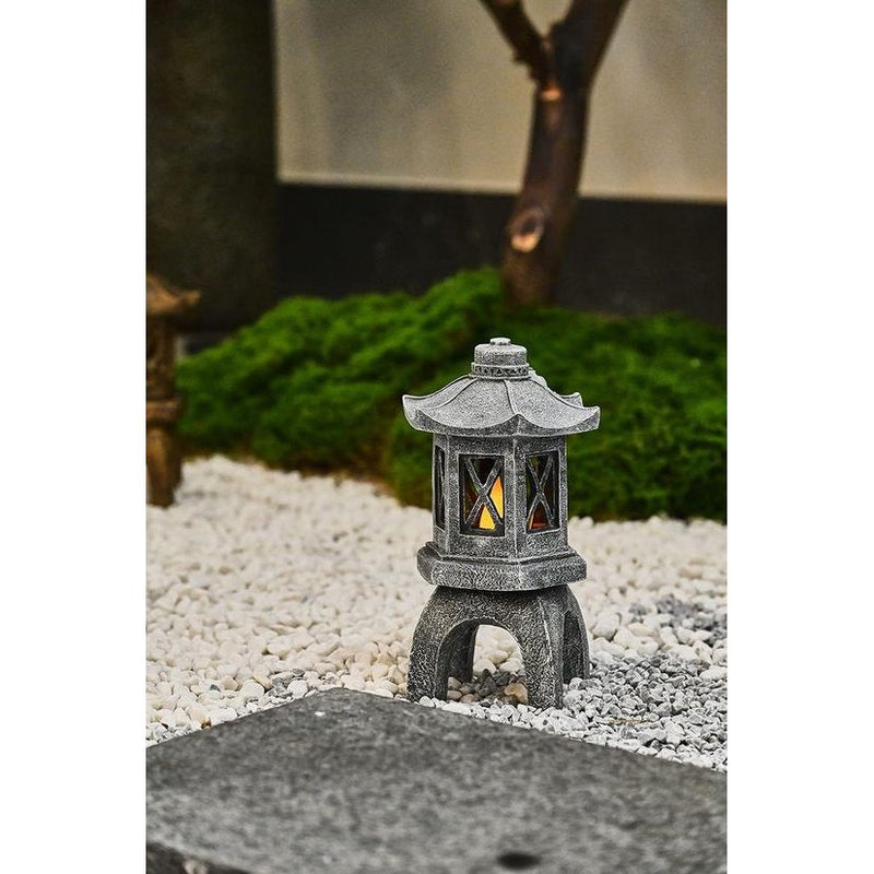 Japanse stenen lantaarn pagode beeld 15,8 cm zonne-licht pagode tuinfiguur gemaakt van vorstbestendig hars Zen-tuindecoratie voor buitenterras tuin landschap patio veranda