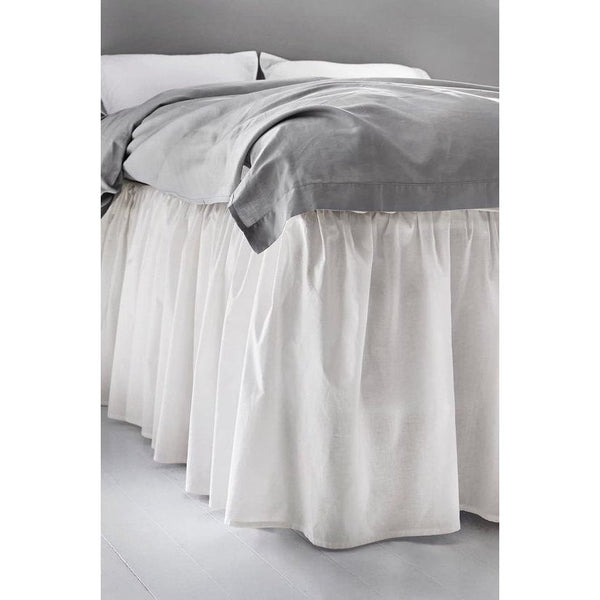 Bedrok, gemaakt van 100% hoogwaardig biologisch katoen, met een hoogte van 60 cm, in de kleur wit, afmetingen 90 x 200 cm.