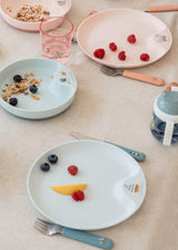 Kinderbord, nijntje explore, robuust plastic bord, magnetronbestendig, praktische inkeping in de rand, vaatwasmachinebestendig