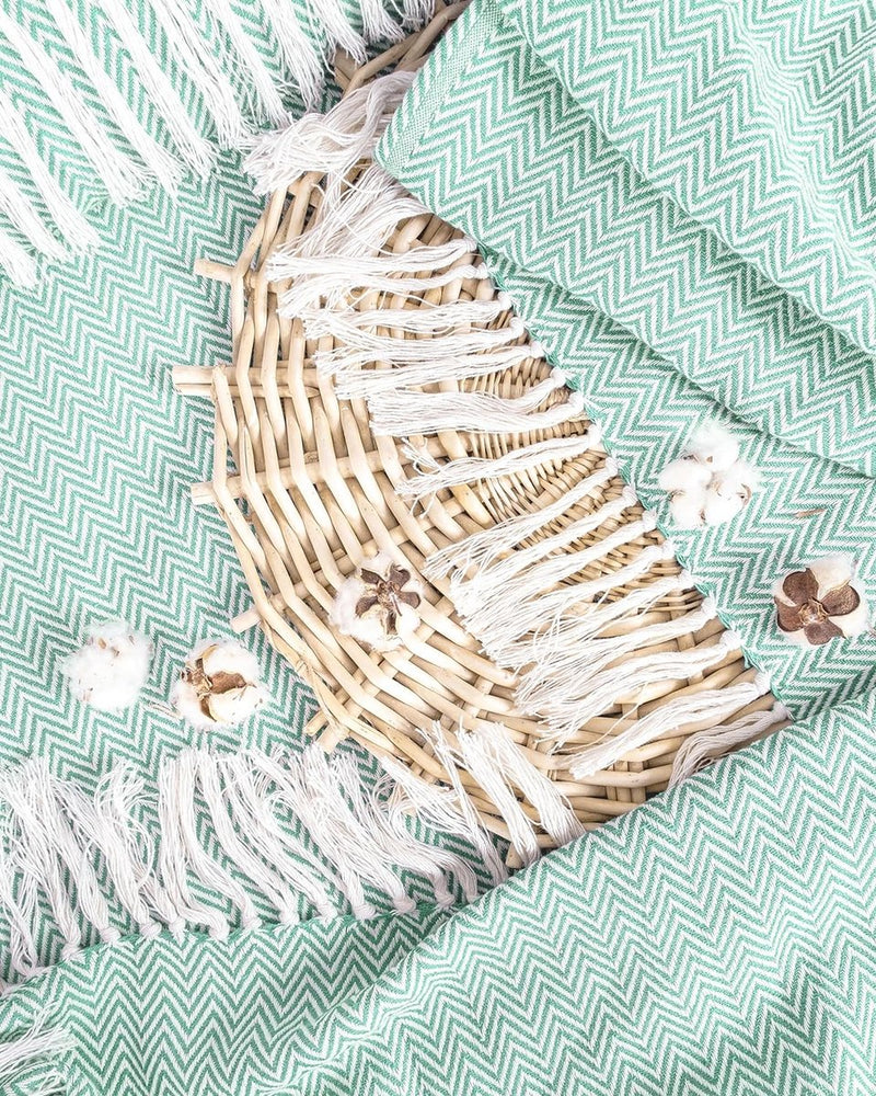 Premium sprei met franjes, 100% katoen, 220 x 240 cm, visgraatpatroon, zomerdeken, katoenen deken als bedsprei, bankdeken, bankdeken (mint)